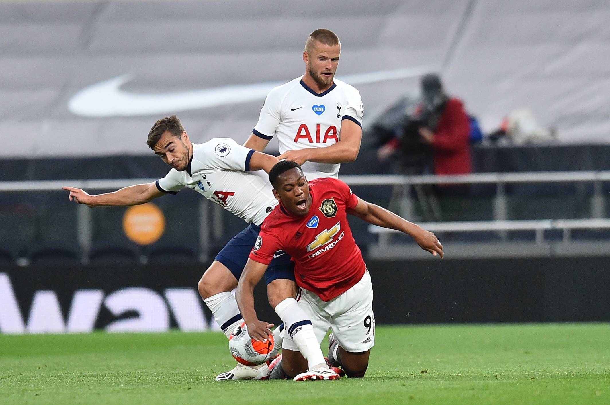 欧冠战报：戈登传射，格里马尔多绝平，勒沃库森2-2平纽卡