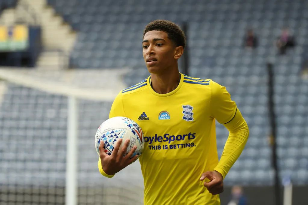 罗体：米兰冬窗寻找吉鲁式中锋，目前正评估菲尔克鲁格