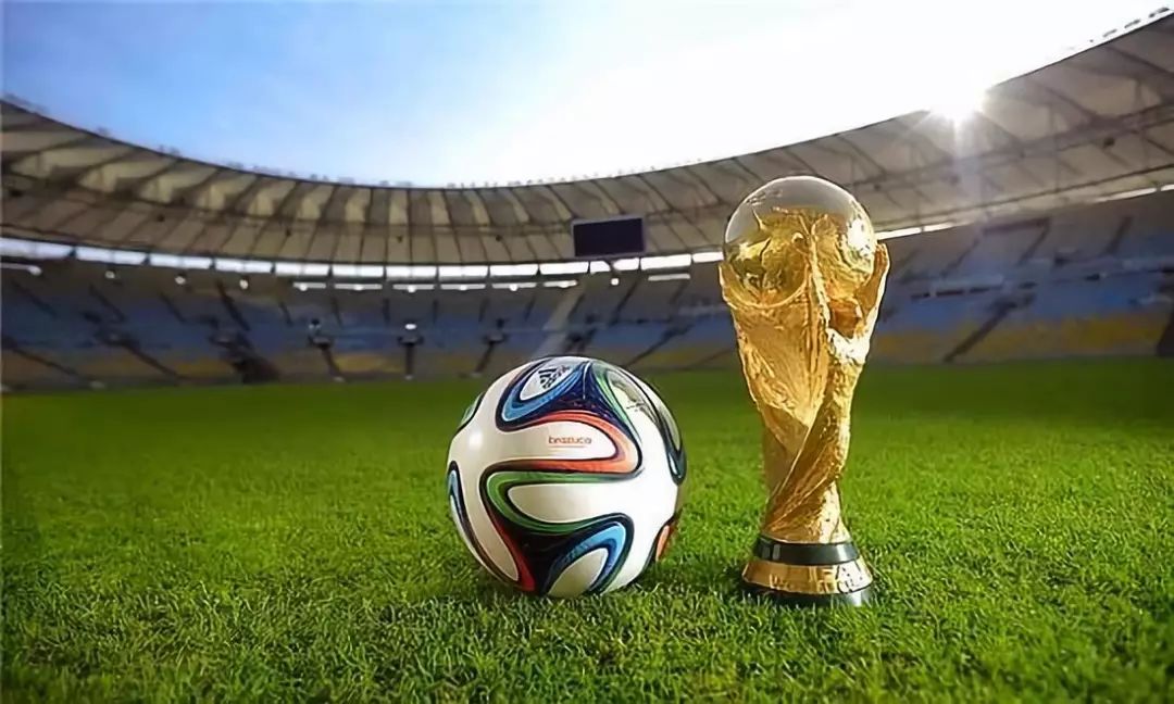 法兰克福vs沃尔夫斯堡：格策、堂安律首发，埃里克森、马耶尔出战