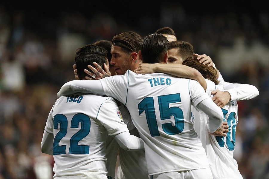 中超：上海海港4-0大胜深圳队（中超焦点战：上海海港4-0横扫深圳队）