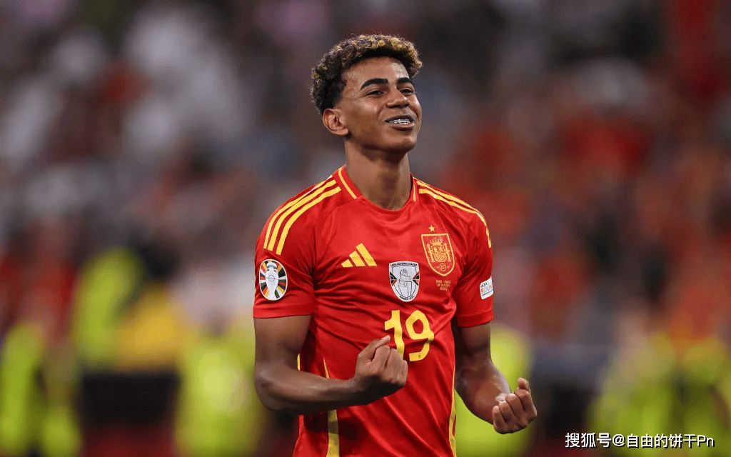 FC26美丽足球：维蒂尼亚、德容领衔，金外脚背夸雷斯马在列（FC26华丽足球：维蒂尼亚携德容压阵，金外脚背夸雷斯马上榜）