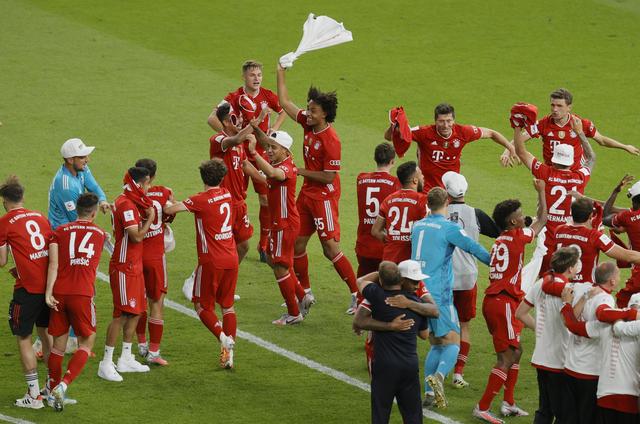 全队半场唯一得分上双！亚历山大10中7贡献16分4助攻（半场全队仅他得分上双！亚历山大10投7中砍下16分4助攻）