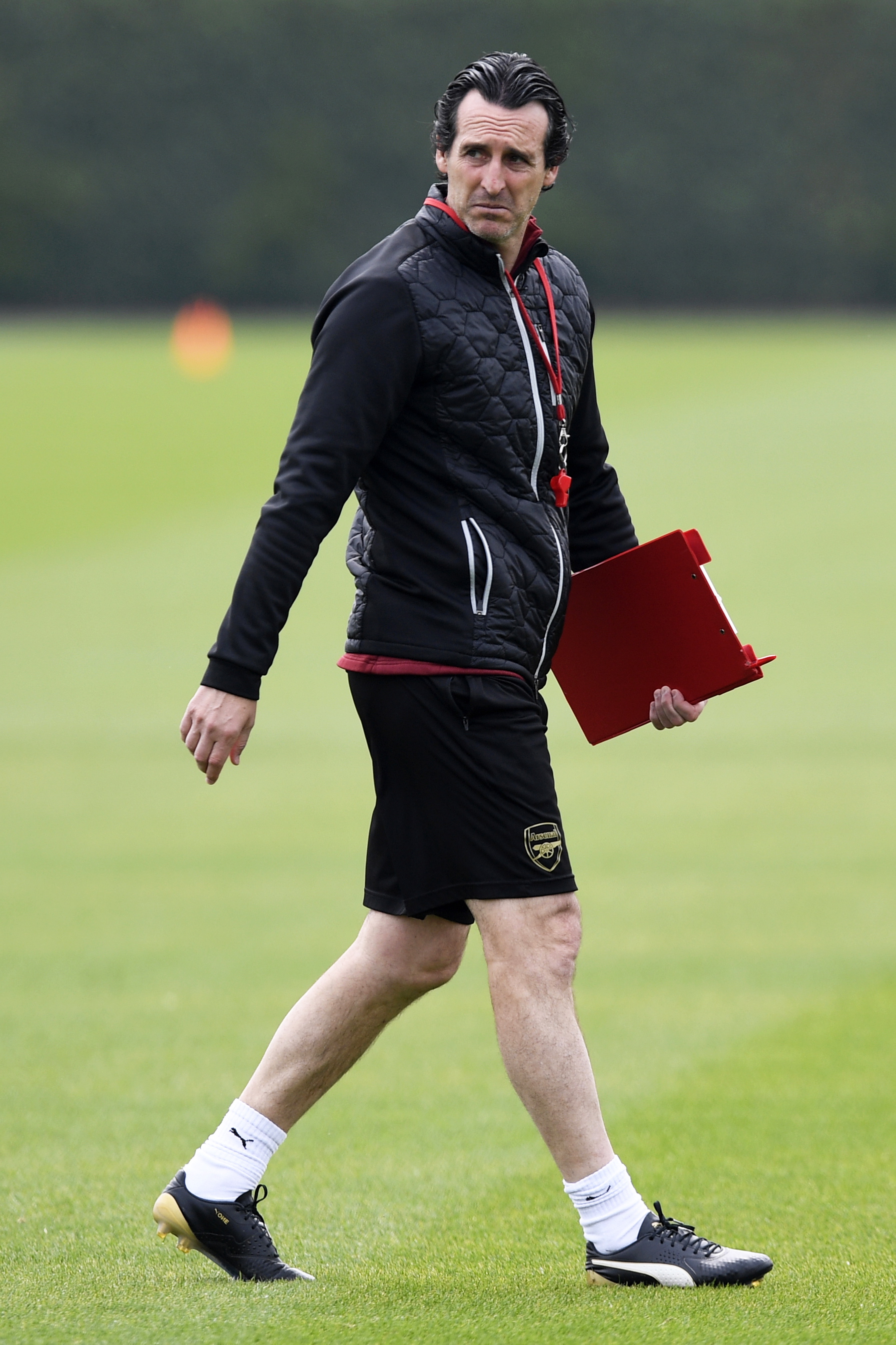 “你不是梅西C罗”！范戴克公开力挺后，萨拉赫仍被狠批